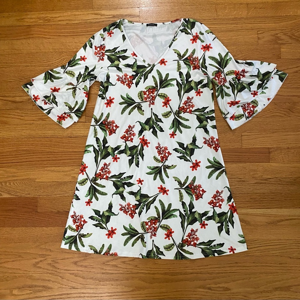 Gracyoga Dress Women’s Medium Floral Flutter Short sleeves V neck Knee Length